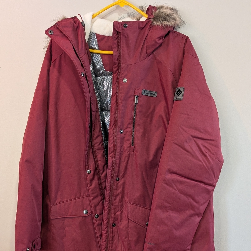 Columbia Women's Burgundy Puffer Coat New With Tags